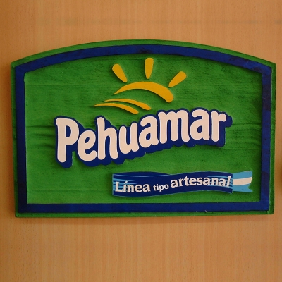Cartel en madera