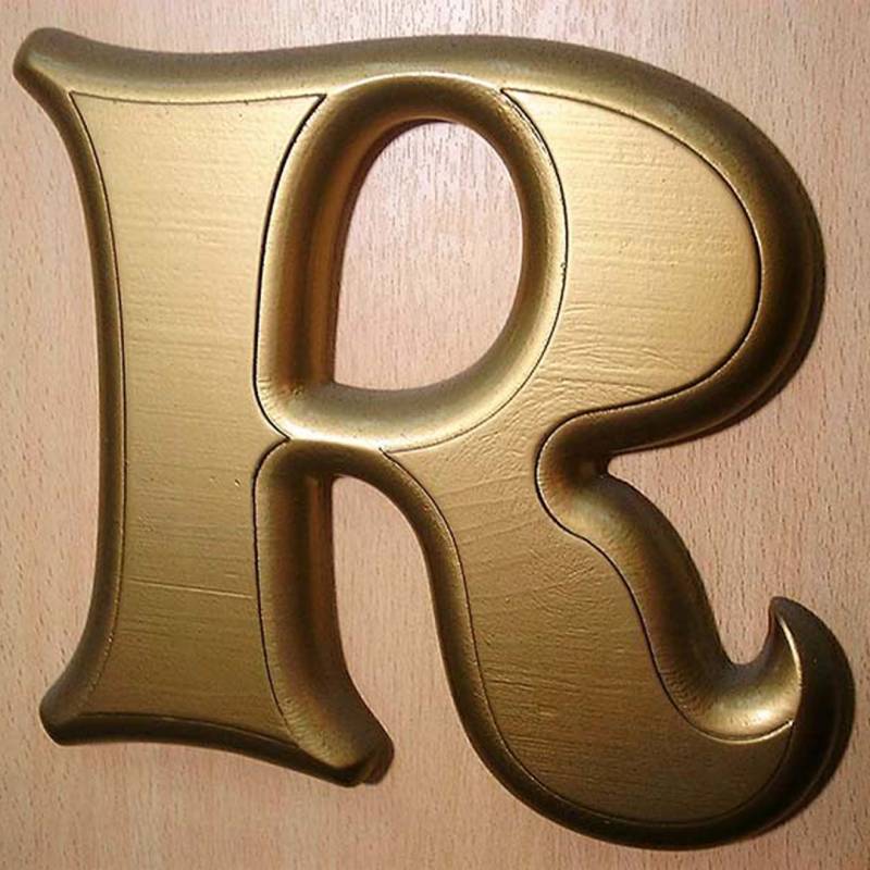 Letras corpóreas en madera