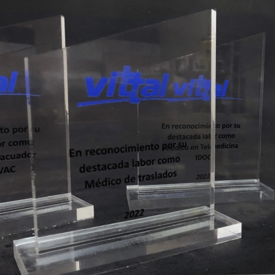 Reconocimiento en Acrílico Vital